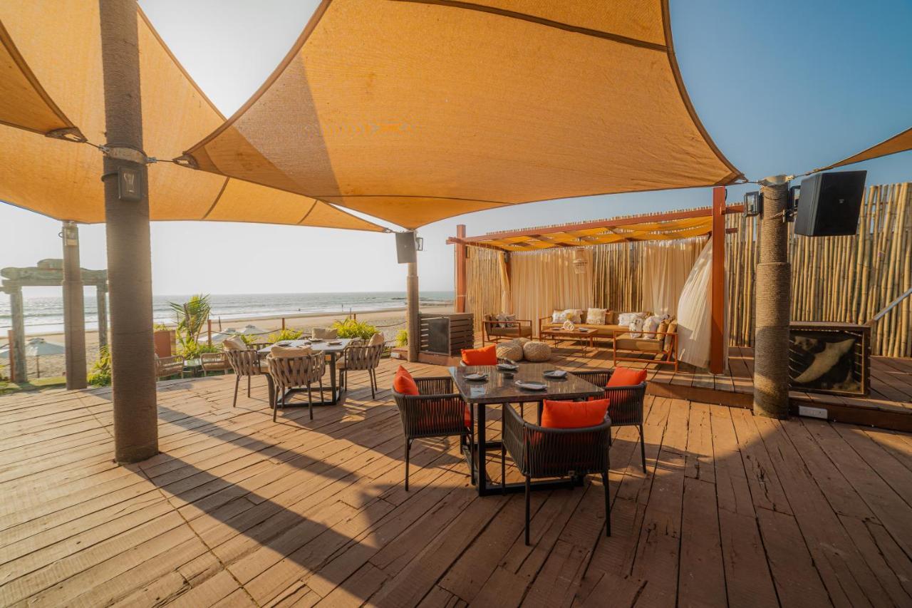 Living Room Beach Resort Морджим Екстер'єр фото